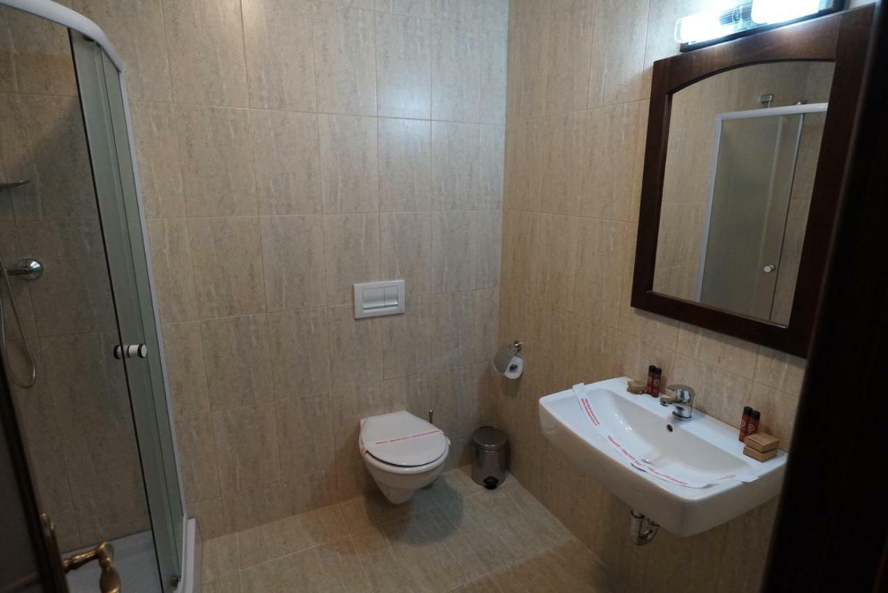 Conacul Lacurilor Baile Herculane Bagian luar foto